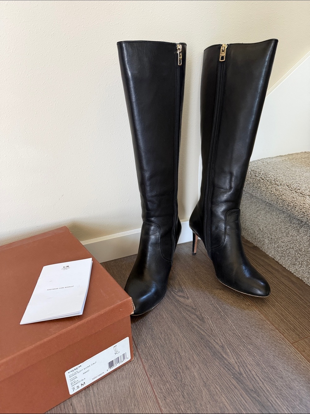 Coach Roma Soft Shine Women's Black Leather Boots Size 7.5 M Inside Zipper Gold